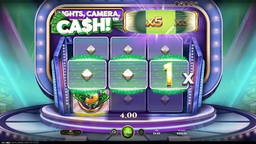 Lights, Camera, Cash! slot screenshot 5