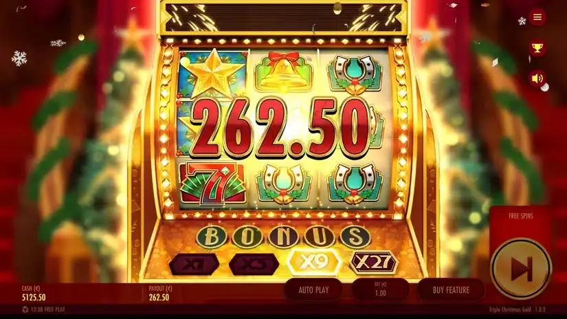 Triple Christmas Gold slot screenshot 